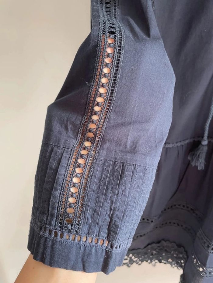 Robe bleu marine Bérénice à broderies et dentelle – Taille 38 - photo numéro 5
