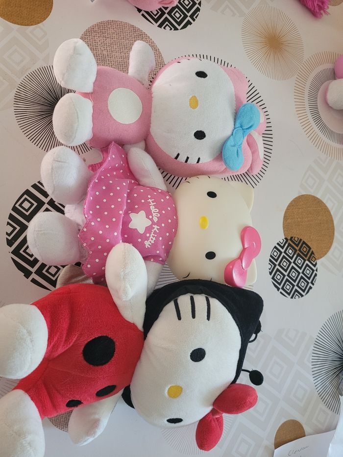 3 peluches hello kitty