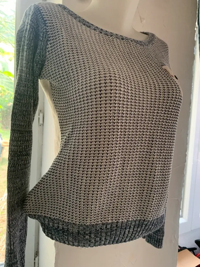 Pull Ajc taille 36-38 - photo numéro 2