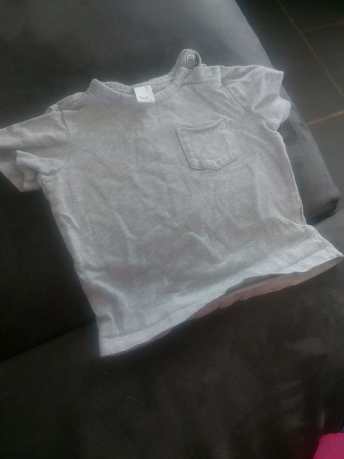 T shirt gris - photo numéro 2