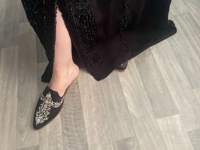 Caftan noir  perles et broderie - photo numéro 10
