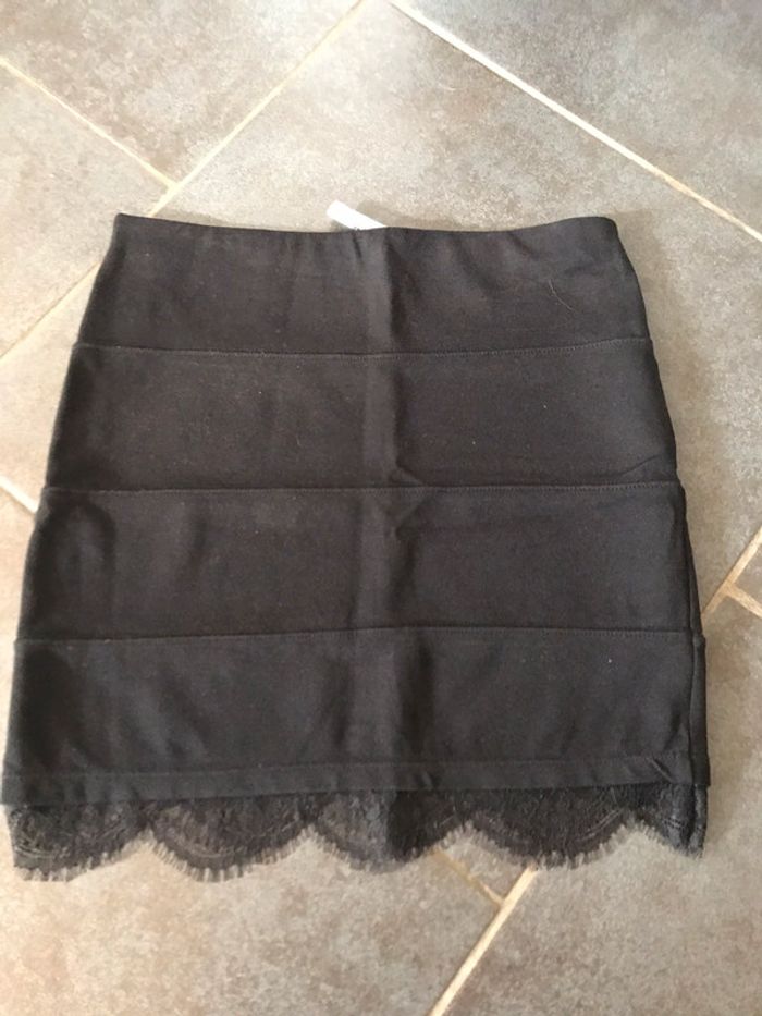 Jupe noir - photo numéro 3