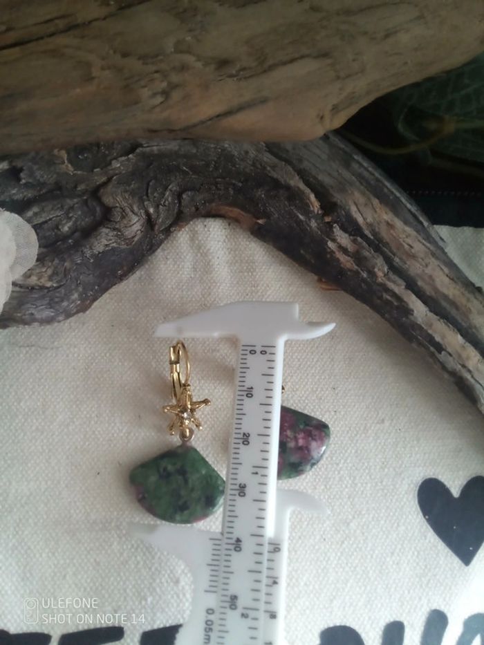 Boucles d'oreilles bohèmes pierres de rubis sur zoisite - photo numéro 2