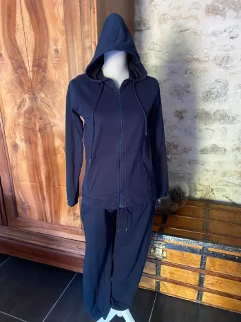 Ensemble de survêtement bleu marine