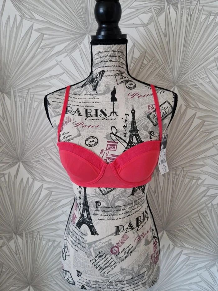 Joli soutien gorge neuf taille 85C