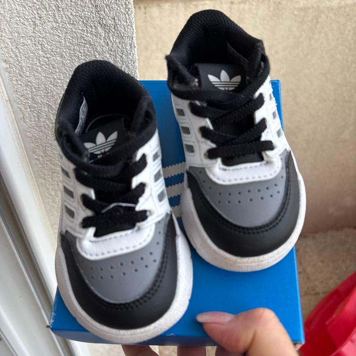 Basket adidas - photo numéro 2