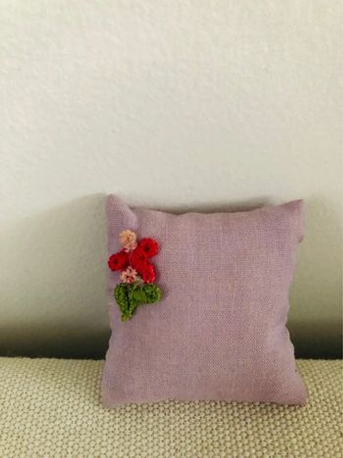 Mini coussin pour poupée barbie - photo numéro 4