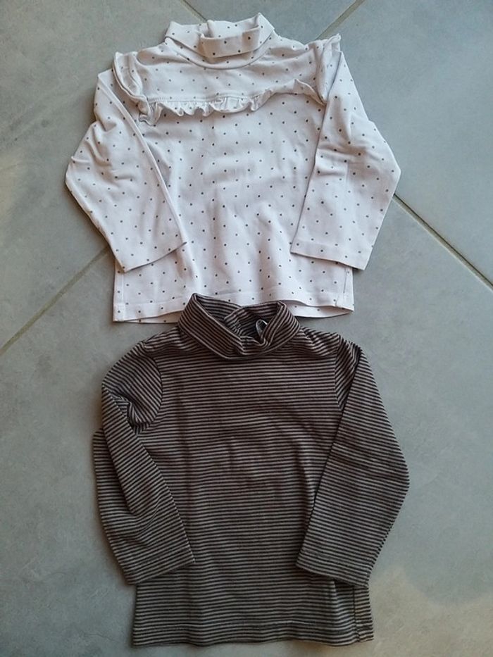 Lot de 2 sous pulls en 12 mois