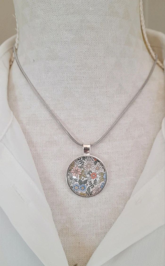 Collier vintage fleuri