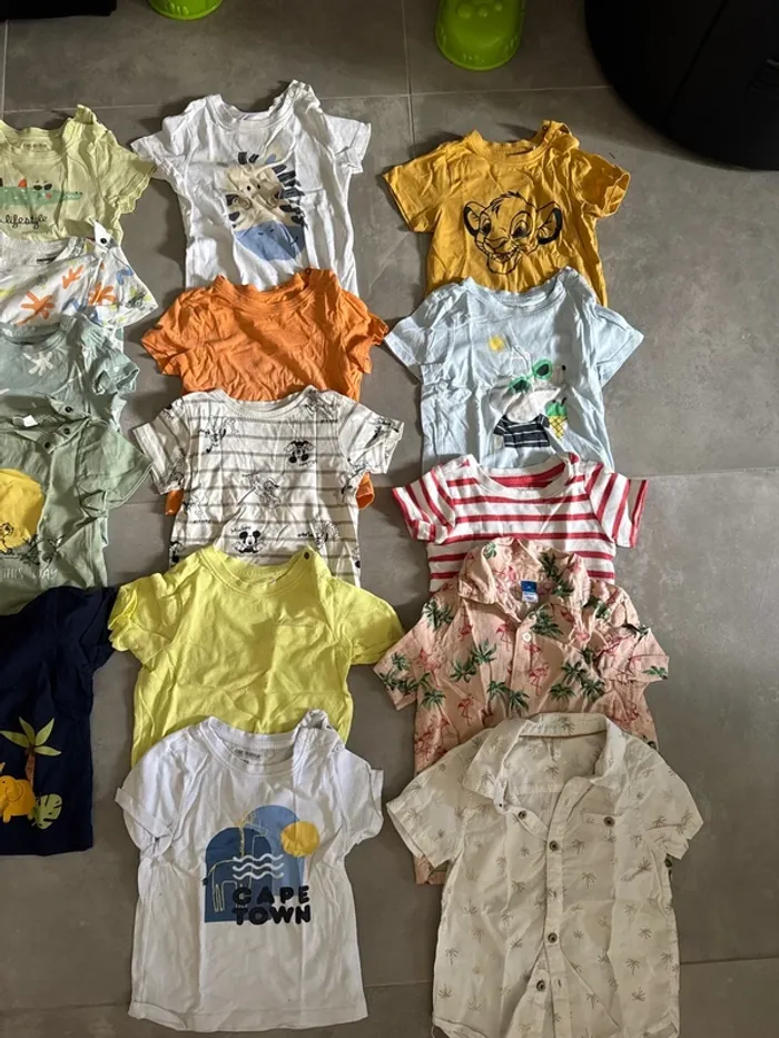 Lot 17 tee shirt 2 polos et 2 chemises 23 mois - photo numéro 3