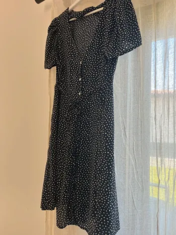 Robe - L - Only