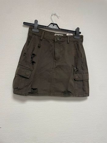mini jupe trouée taille 34 kaki