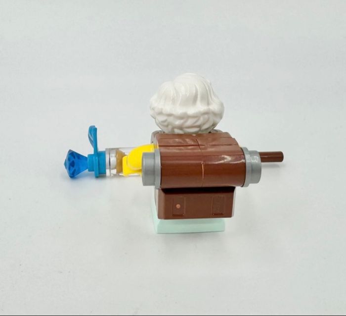 Lego Figurines Dreamzzz : Mme Castillo (visage double), sac à dos brun et argenté équipée - NEUF - photo numéro 6