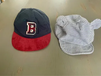 Lot de casquettes bébé