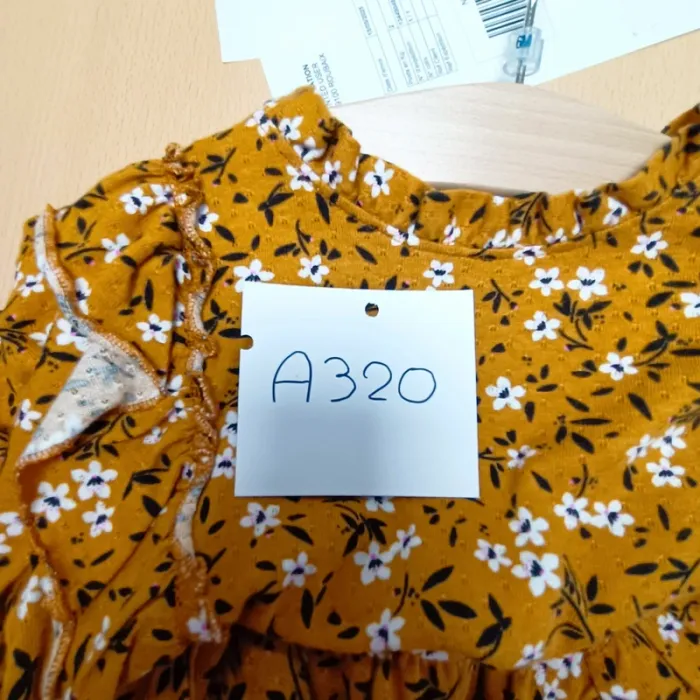 Robe ocre jaune moutarde, manches longues, volants sur le haut Cmt atelier A320 - photo numéro 11