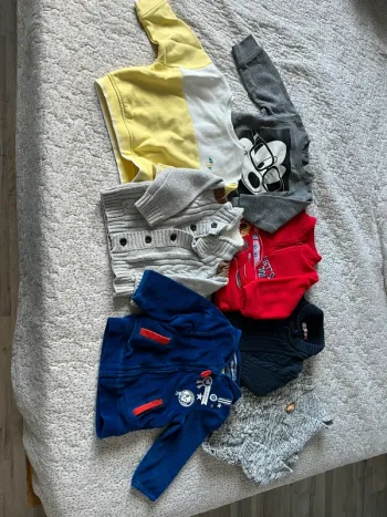 Pull gilet pantalon 6 mois