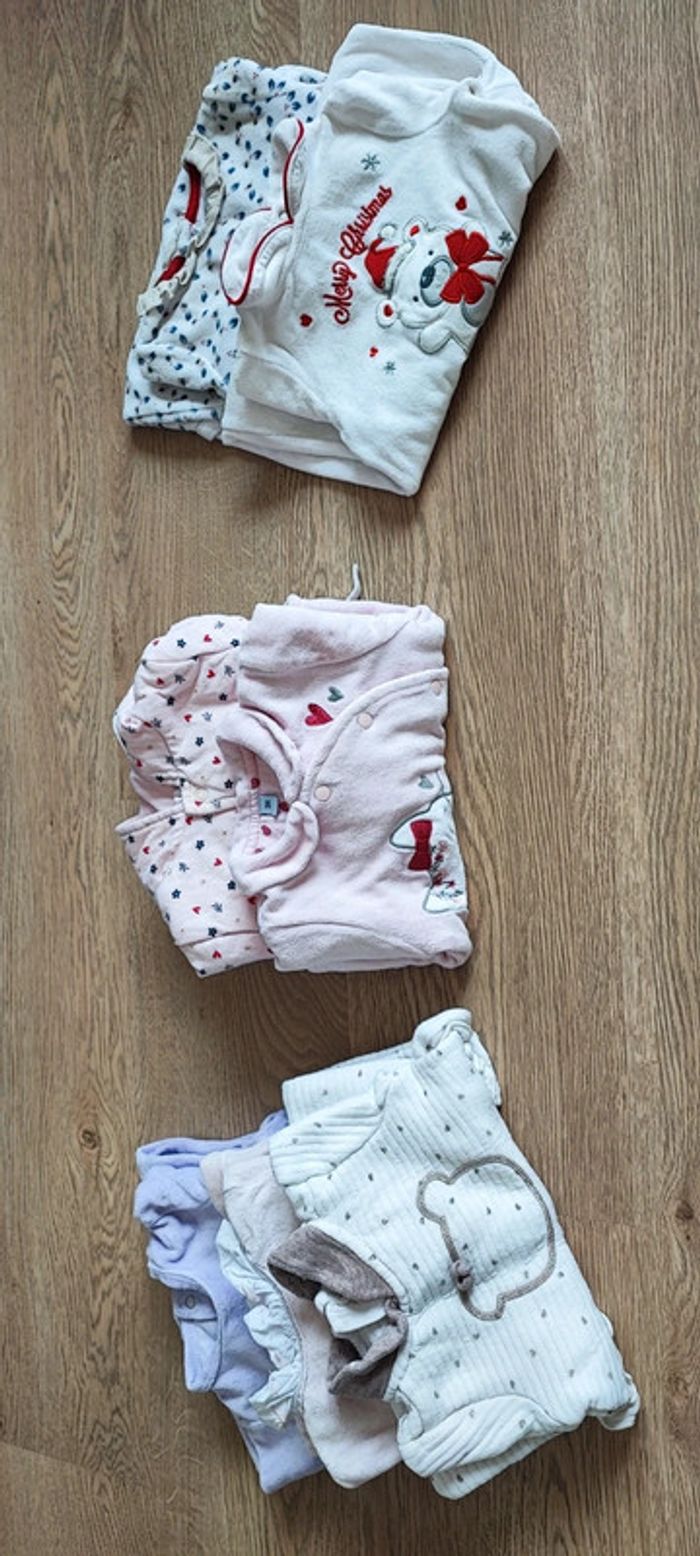 Lot 6 pyjamas en très bon état taille 3 mois