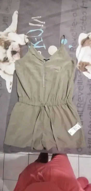 Combishort kaki kiabi taille 42