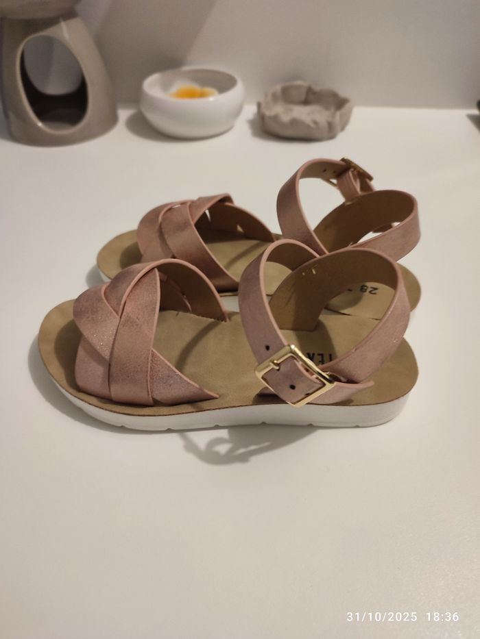 Sandales rose - photo numéro 2