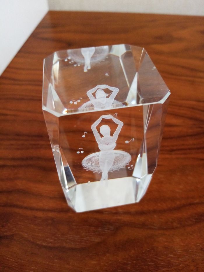 Figurine relief danseuse en 3D - photo numéro 2