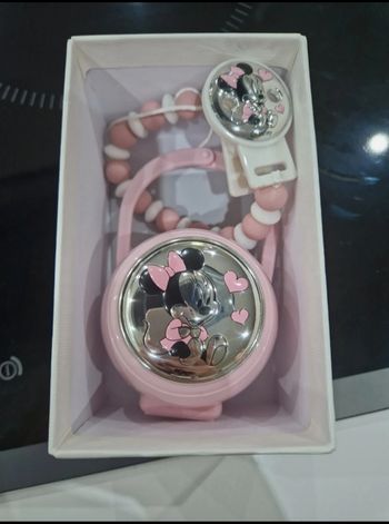 Attache sucette + boite