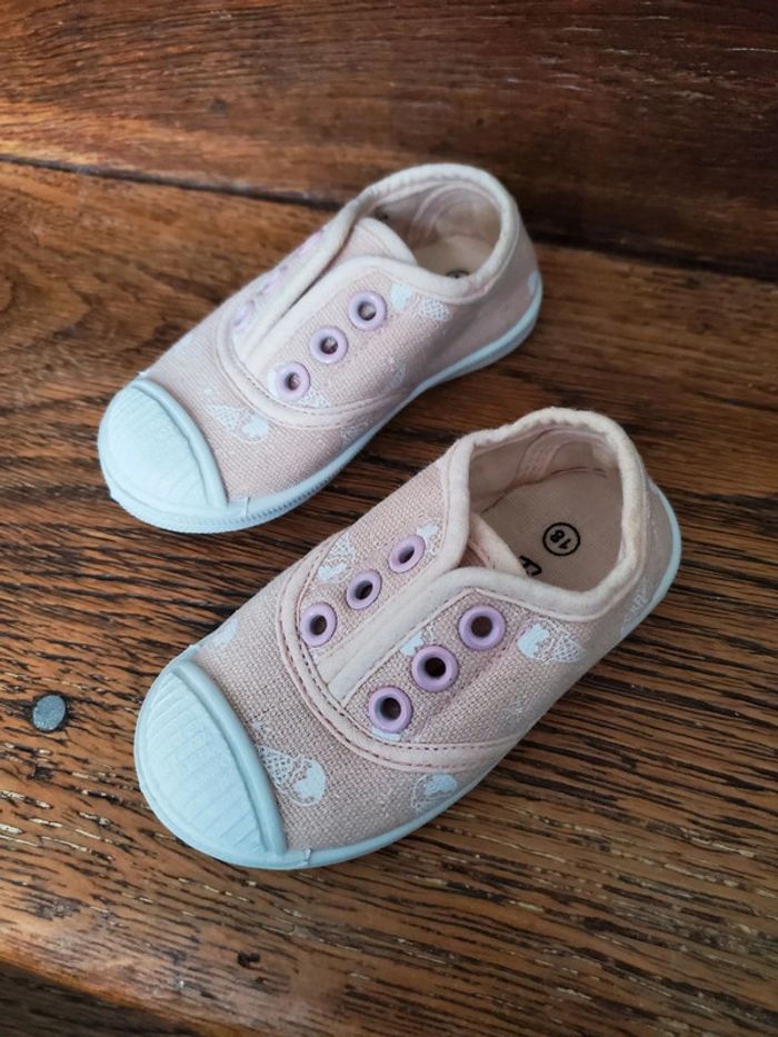 Chaussures en toile T.18 - photo numéro 2