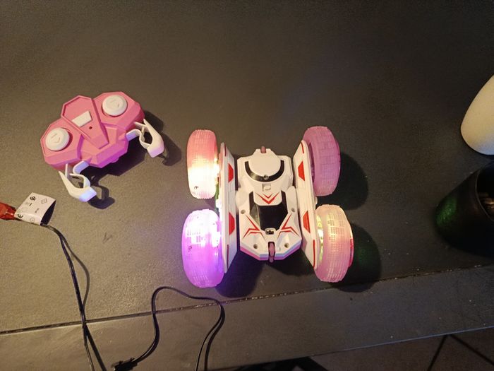 Voiture téléguidée(URGNCE) - photo numéro 2