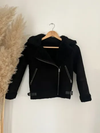 Veste noire effet moutonné