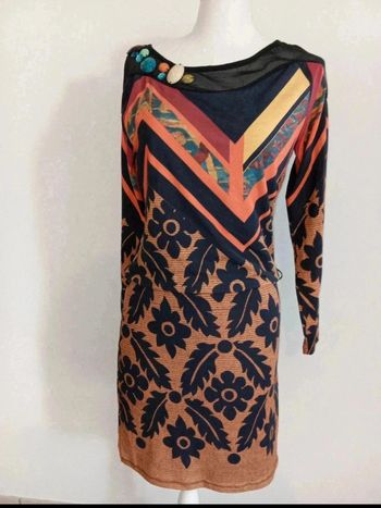Robe colorée à grosse perles