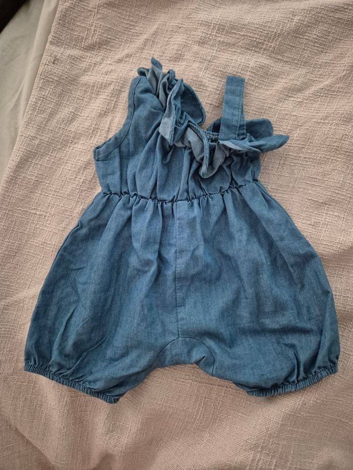 Combinaison short bebe 0-3 mois