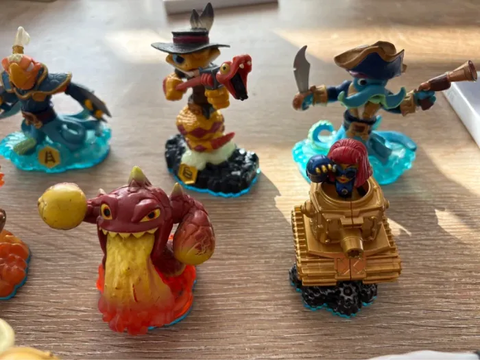 Lot de 8 figurines skylanders swap force + jeu wii - photo numéro 4