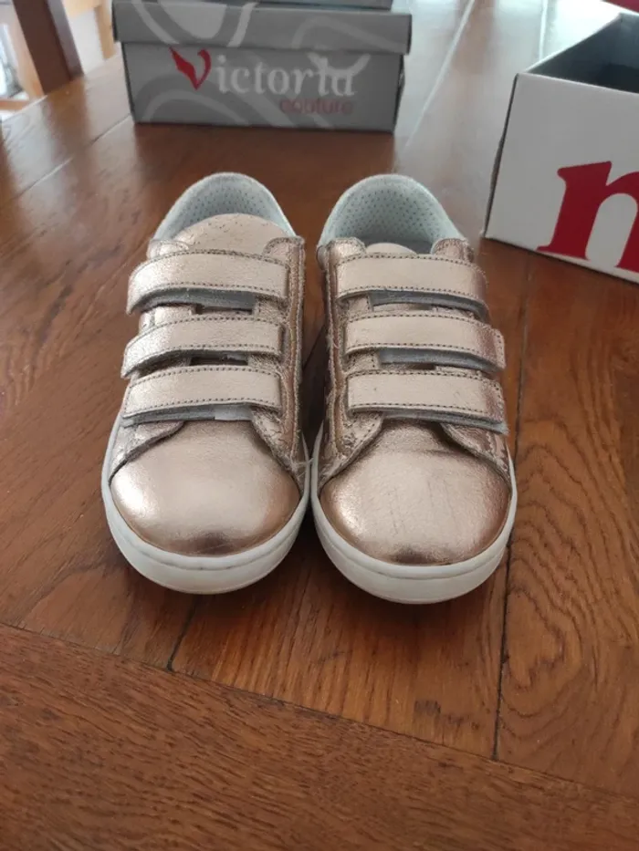 Baskets cuir mkids très bon état