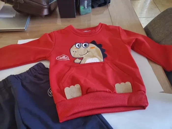 Ensemble jogging tout neuf - photo numéro 3