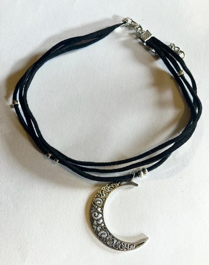 Collier ras du cou lune