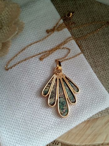 Collier bohème feuille d'ormeaux