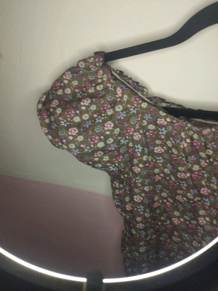 Blouse  femme motif fleuri  taille 42 - photo numéro 3