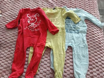 Lot 3 pyjamas 18m kiabi