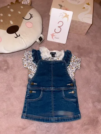Ensemble robe salopette et chemise
