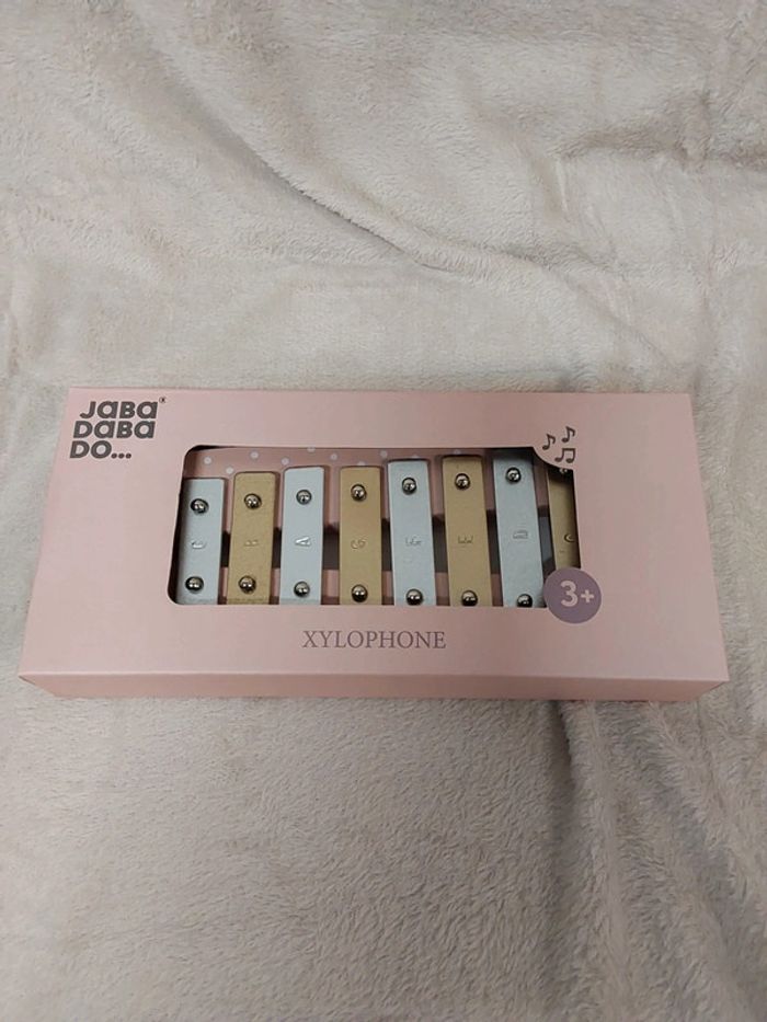 Xylophone en bois rose pour enfant jabadabado