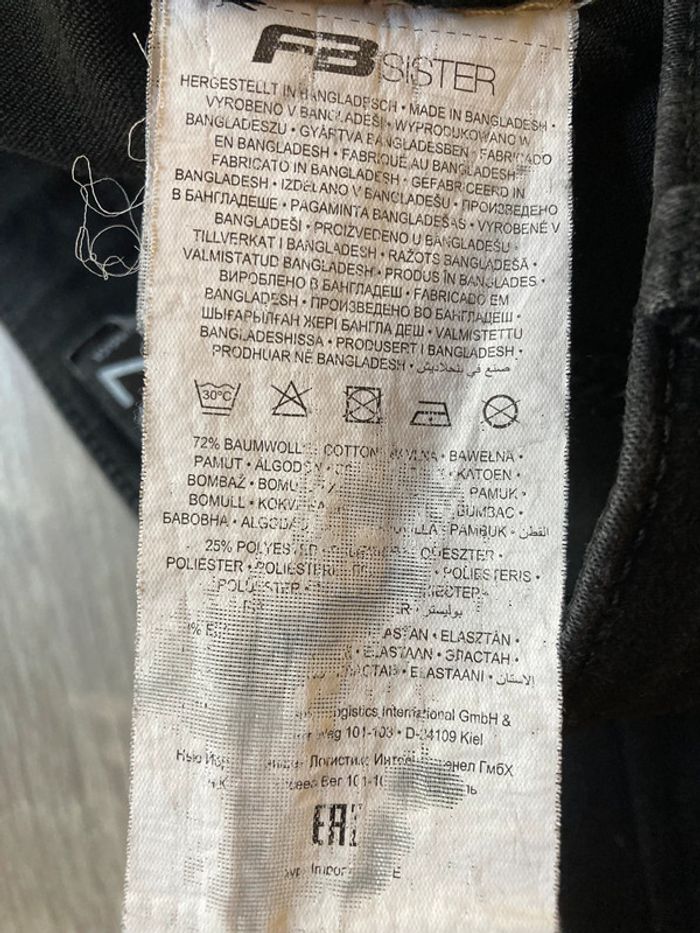 Jean noir - photo numéro 9