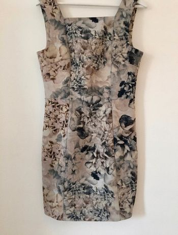 Robe cintrée fleurie 🌿