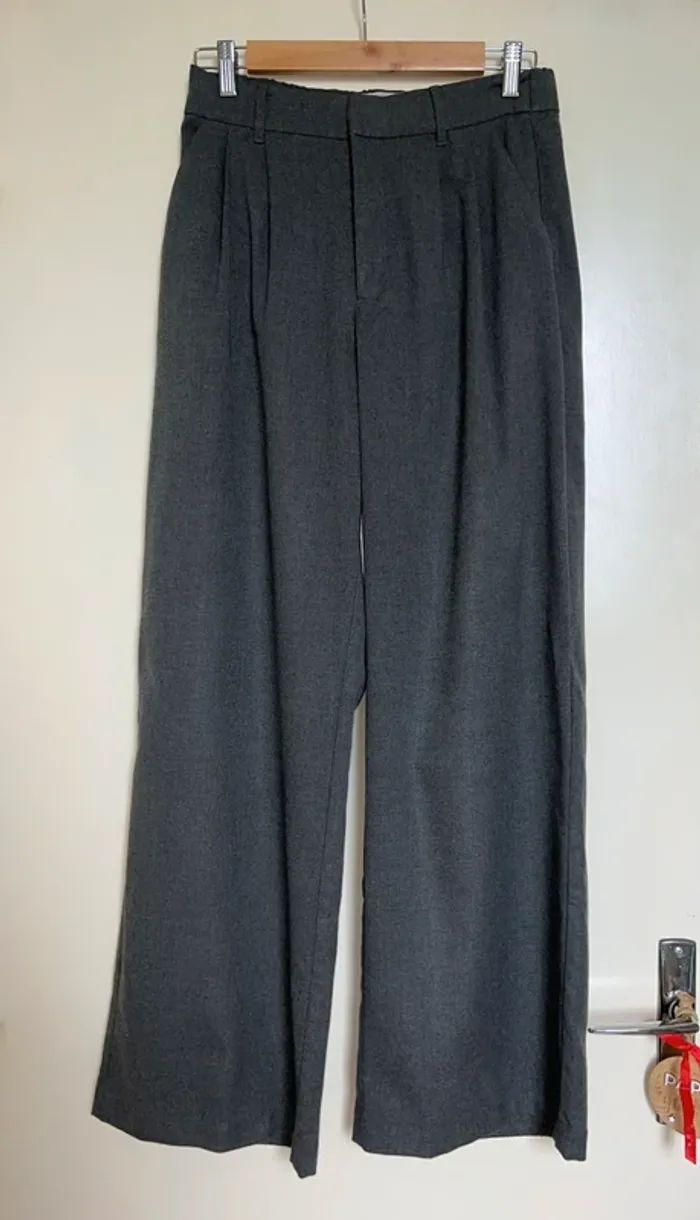 Pantalon T38 Hollister 🩶 - photo numéro 2