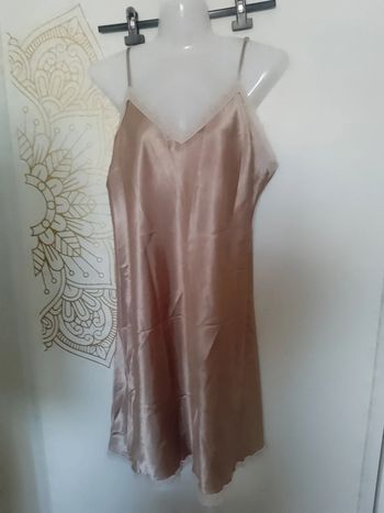 Nuisette satin champagne taille 44/46