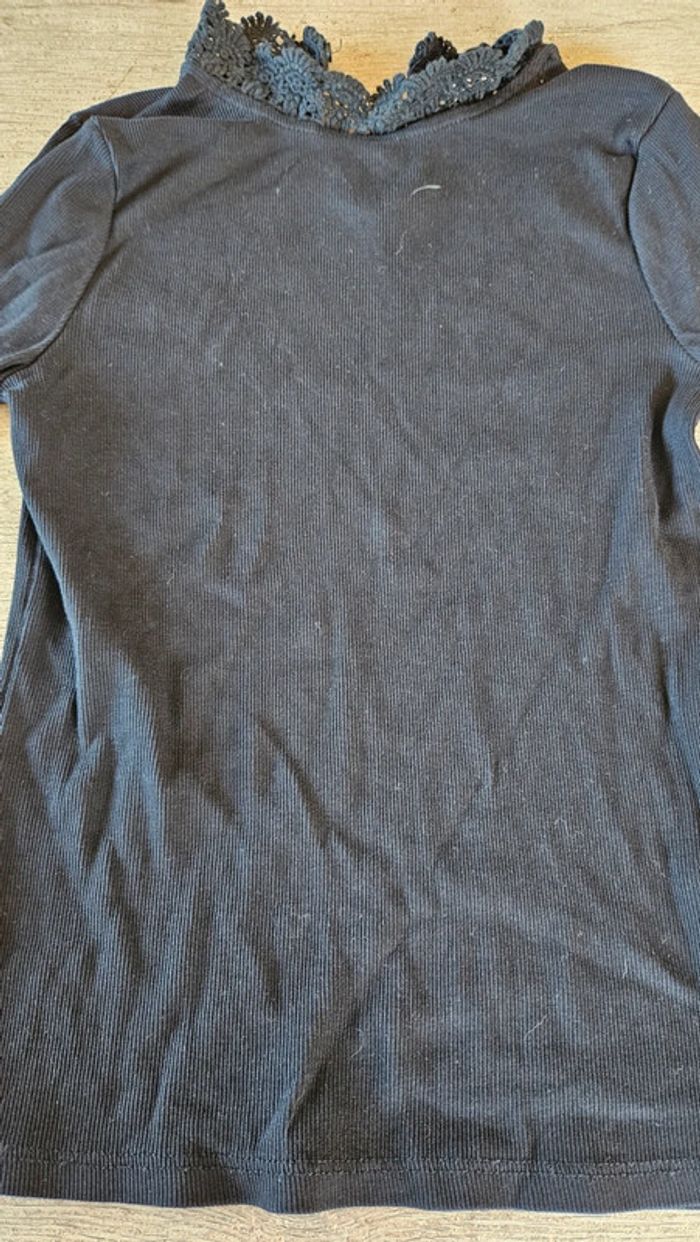 T shirt noir cotelé à manches courtes, bord en broderie, Camaïeu, taille XS - photo numéro 4