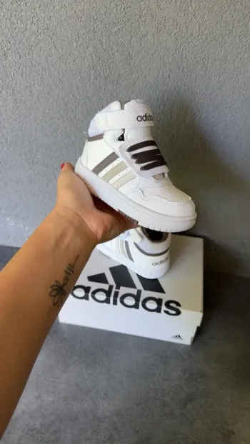 Basket adidas