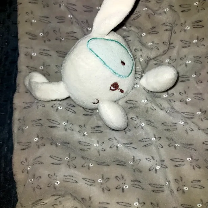 Doudou plat lapin Siplec Leclerc gris et blanc cocard - photo numéro 2