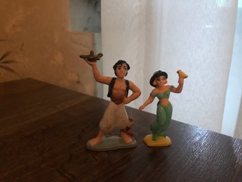 Figurine Jasmine et aladdin