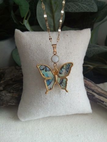 Collier papillon abalone et pierre de lune
