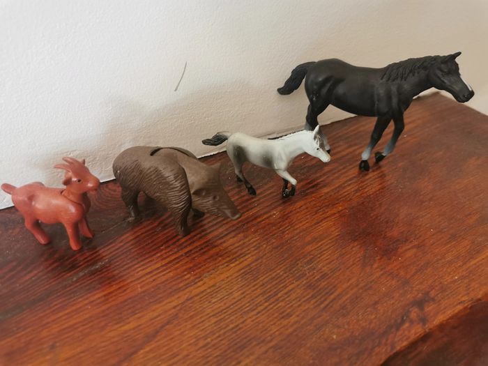 Figurines animaux en plastique lot de 4