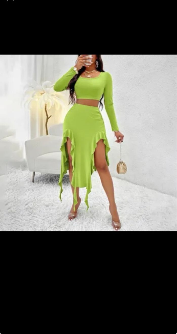 Costume de robe plissé à col rond à manches longues pour femmes - Tenue élégante à volants de couleur unie - photo numéro 3